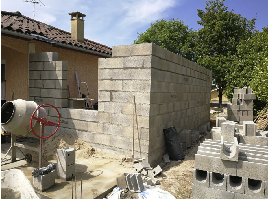 Coulage dalle béton – chantier extension Selesta